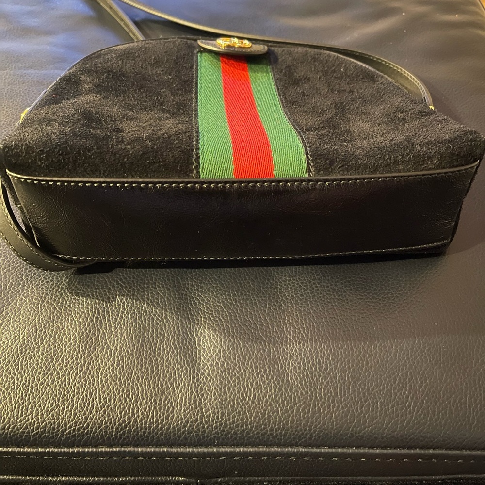 Gucci Borsa Dragoni Suede Satchel Bag
(Black) - Picture 2 of 8